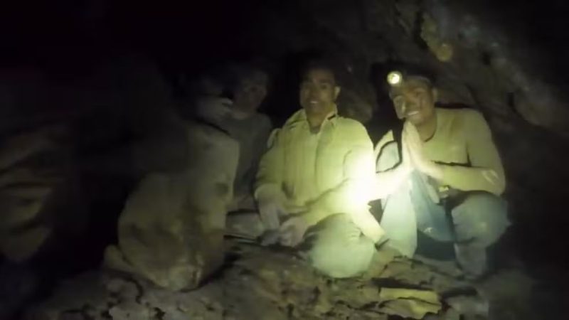 Cinco das sete pessoas presas em caverna no Laos são encontradas vivas