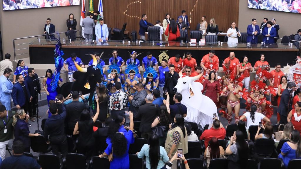 Aleam realiza sessão especial em homenagem ao Festival de Parintins