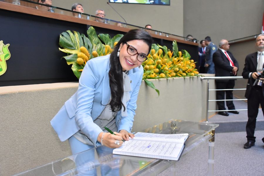 Dra. Mayara reafirma compromisso com questões públicas em Coari