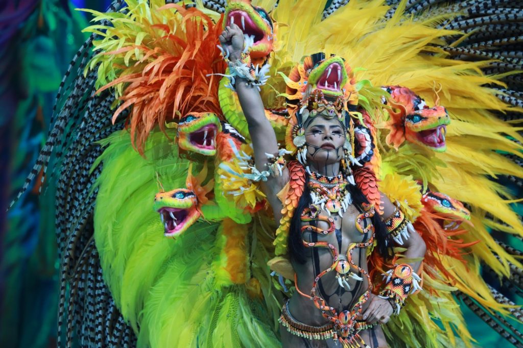 Marciele Brilha em Entrada da Cobra Grande no Festival de Parintins