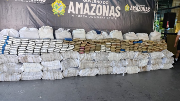 Apreensão de 2,5 toneladas de entorpecentes em Coari, Amazonas