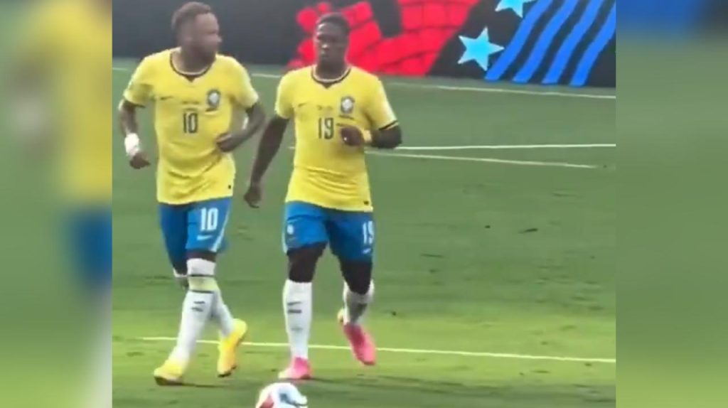 Endrick repreende Neymar após empurrão em jogo contra a Noruega
