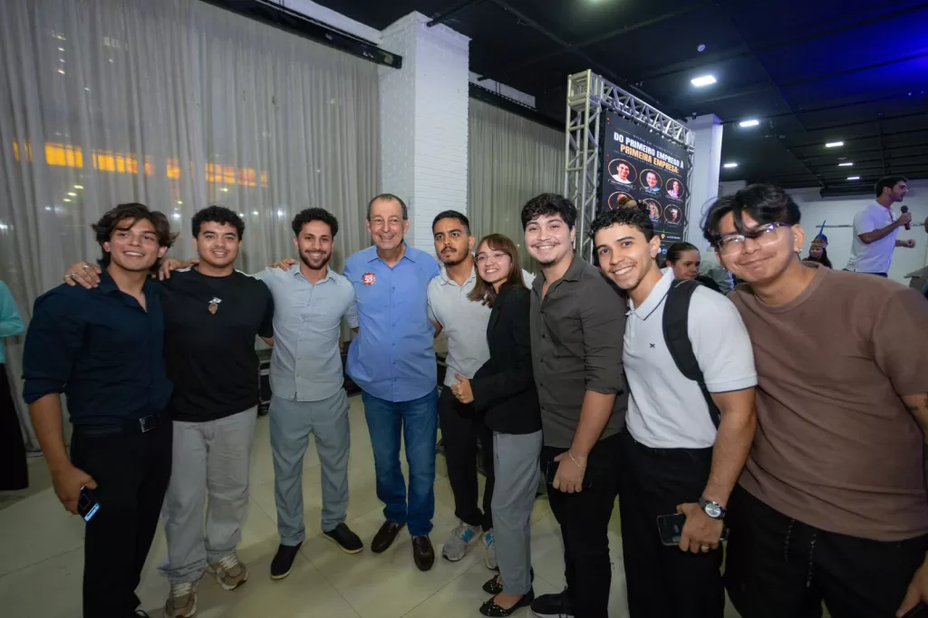 Omar Aziz propõe estágios remunerados e cursos de IA para jovens