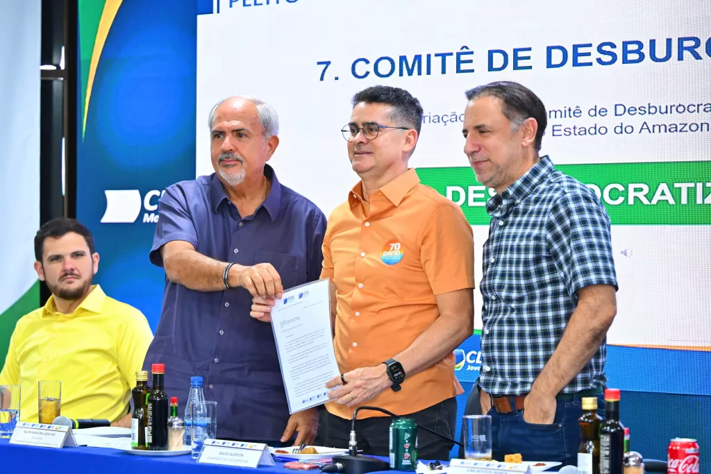 David Almeida propõe desburocratização do comércio em compromisso com lojistas