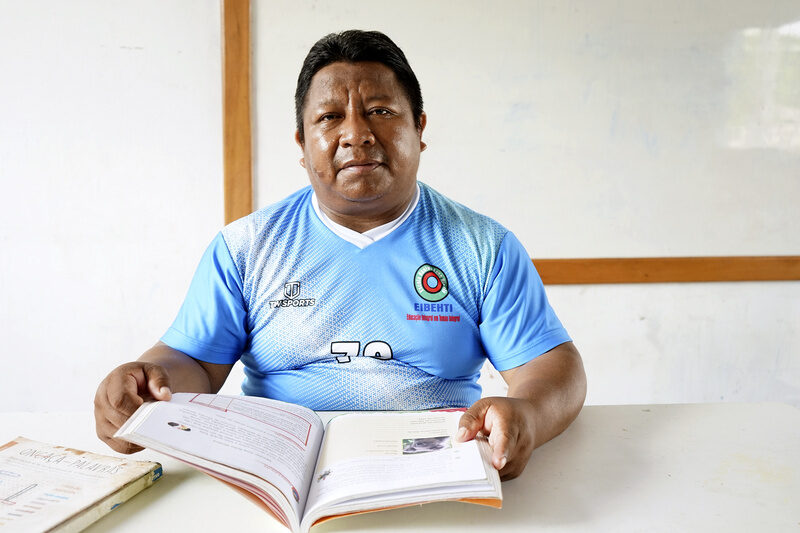 Dzoodzo Baniwa: Educador Indígena Promove Desenvolvimento Sustentável na Amazônia