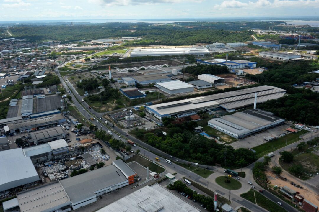Omar e Maria: Desafios e Promessas para o Amazonas em 2026