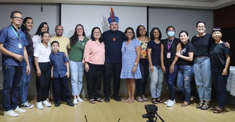 Indígena Sateré-Mawé faz história ao registrar novas espécies de cogumelos