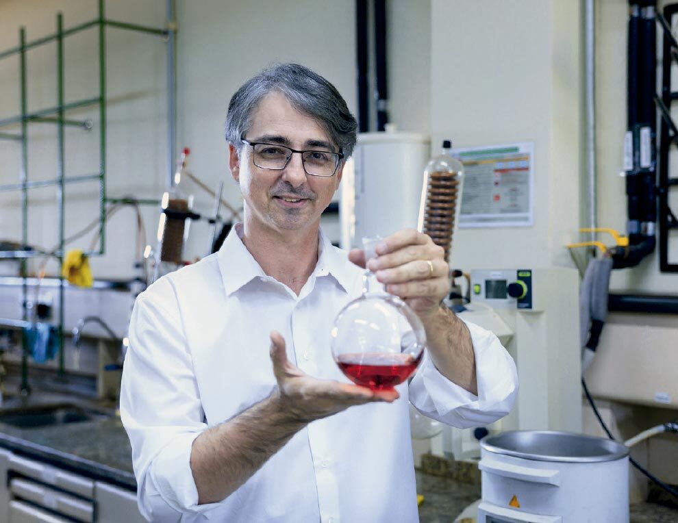 Novo corante natural da Amazônia combina crajiru, açaí e beterraba