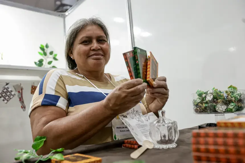 Novo chocolate indígena Kunhã Arã é lançado na região do Médio Xingu