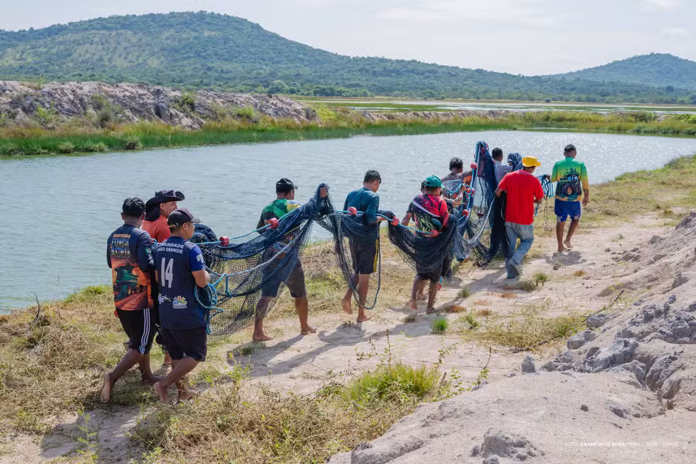 Comunidade Lago Grande realiza primeira despesca de 2 toneladas de tambaqui em Boa Vista